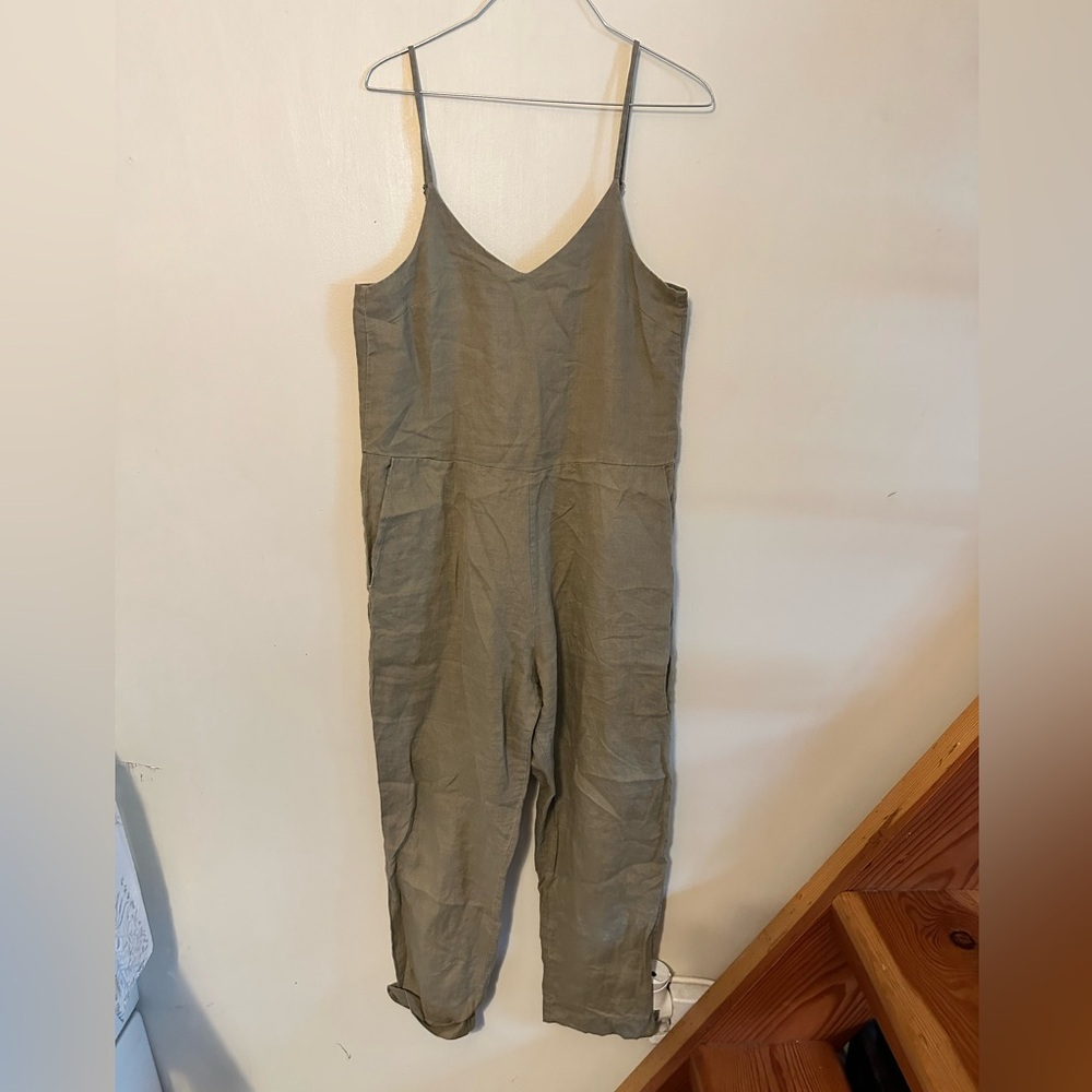 Assembly label jumpsuit